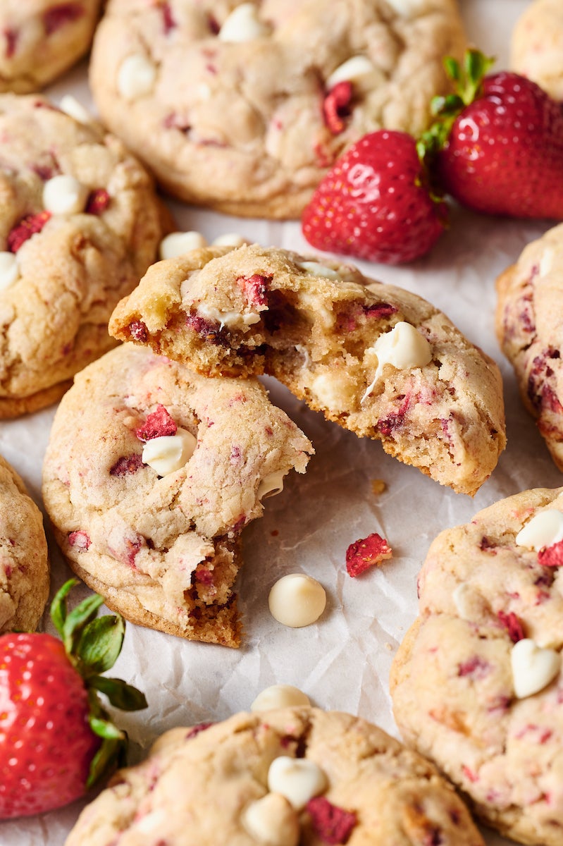 Classic Cookie Soft Baked Macadamia Nut Cookies Made with Hershey's White Chocolate Chips, 4 Boxes, 32 Individually Wrapped Cookies